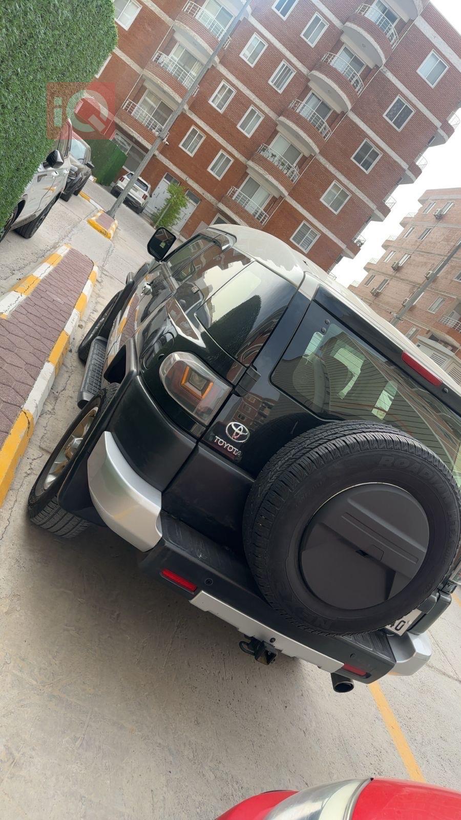 تۆیۆتا FJ کرۆزەر